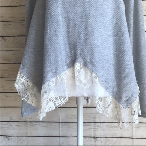 Xhilaration Long Sleeve Lace Trimmed Tee - Picture 7 of 8